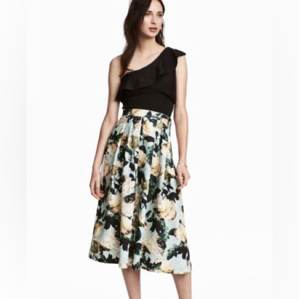 H&M Floral Pleated Skirt